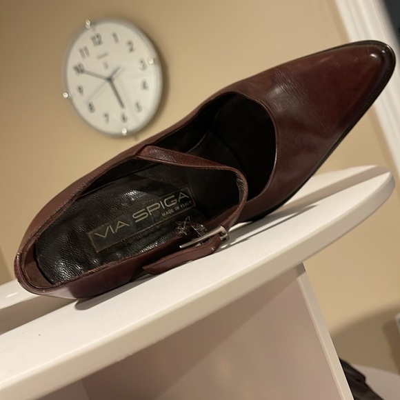 Brown leather pumps previously worn in excellent condition size 6 1/2 - Picture 9 of 13